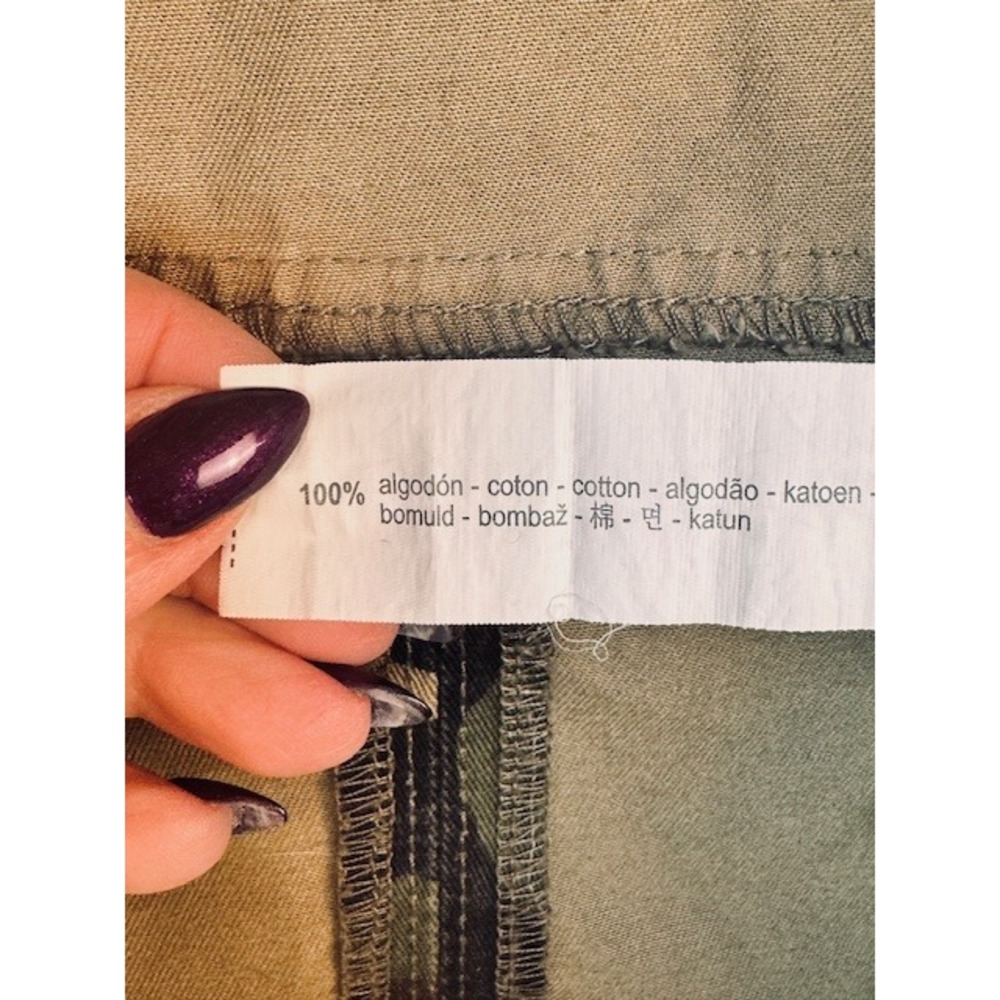Bershka Camo Utility Jacket Cropped Distressed Raw Hem Small Grunge Casual Edgy - Picture 14 of 16